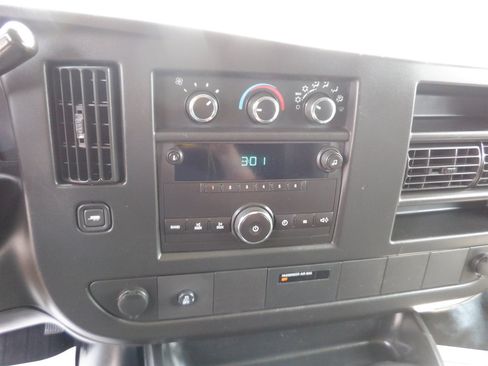 Used 2013 Chevrolet Express 1500 RWD image 14