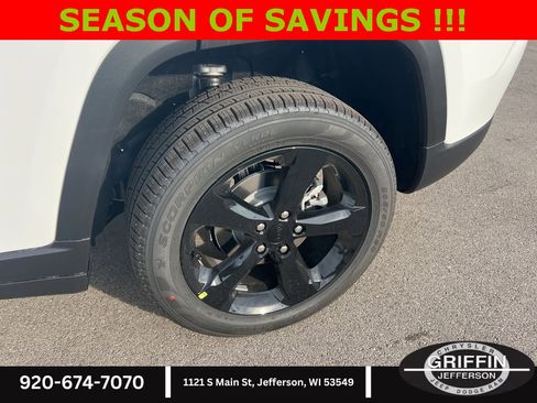 New 2025 Jeep Grand Cherokee Limited w/ Black Appearance Package image 15