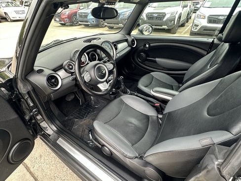 Used 2010 MINI Cooper Convertible FWD image 9
