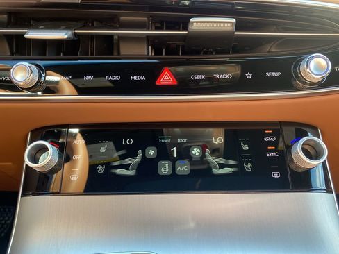 New 2026 Genesis GV70 2.5T Advanced image 19