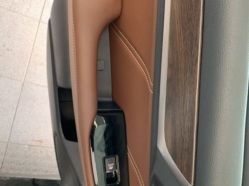 Used 2019 Subaru Outback 3.6R Touring w/ Popular Package #3A image 13