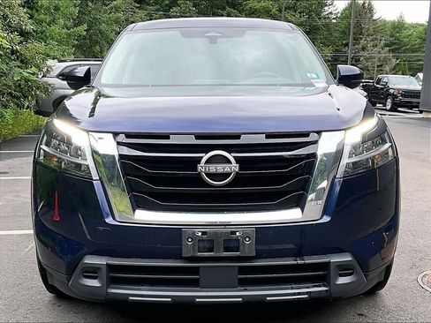 Used 2022 Nissan Pathfinder S AWD/4WD image 2