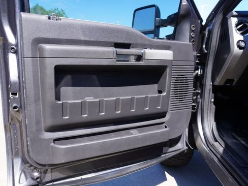 Used 2015 Ford F250 Lariat w/ Lariat Interior Package AWD/4WD image 8