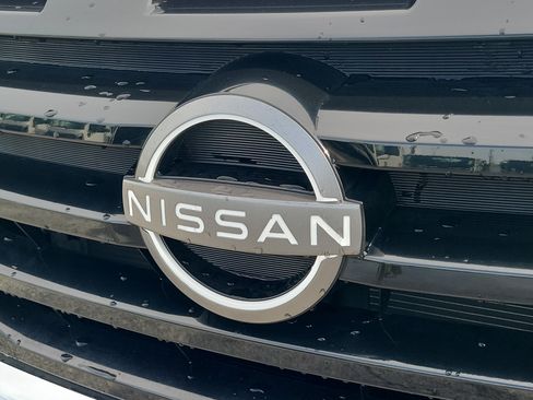 Used 2024 Nissan Pathfinder SV FWD image 9