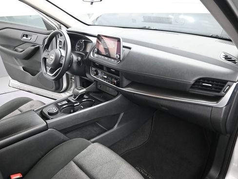 Used 2024 Nissan Rogue SV AWD/4WD image 29