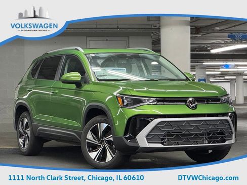 New 2025 Volkswagen Taos SE image 2