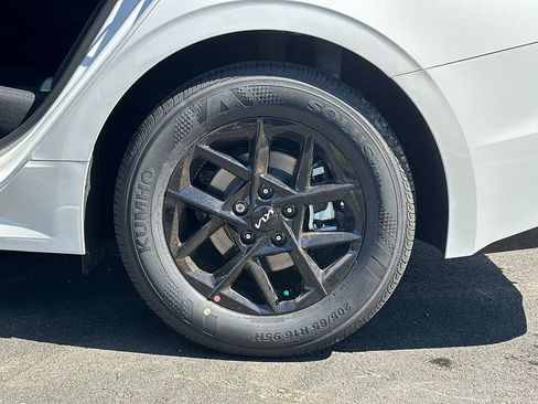 New 2026 Kia K5 LXS image 19