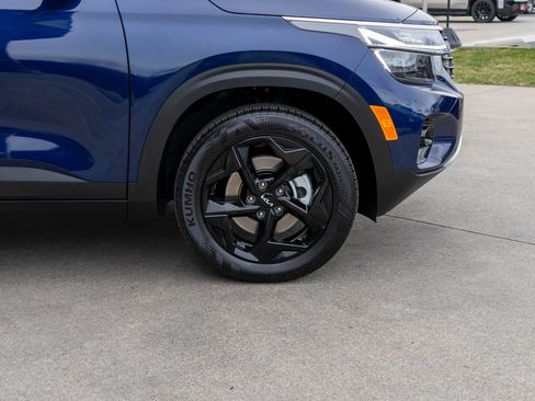 Certified 2026 Kia Seltos EX w/ EX Sunroof Package image 36