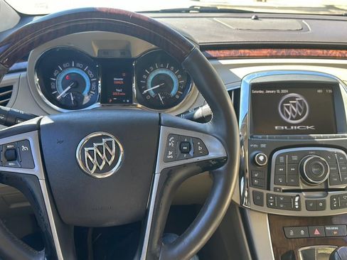 Used 2010 Buick LaCrosse CXS image 33