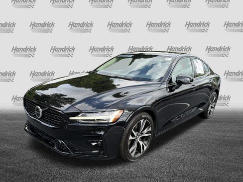 Used 2025 Volvo S60 B5 Plus FWD image 5