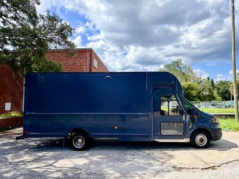 Used 2021 Ford Transit 350 DRW RWD image 5