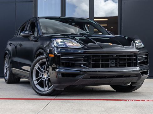 Certified 2024 Porsche Cayenne Coupe AWD/4WD image 6