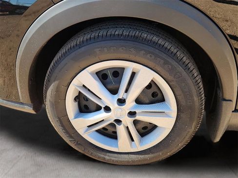 Used 2025 Nissan Kicks Play S image 9