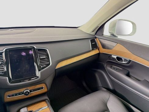Used 2023 Volvo XC90 B6 Plus w/ Protection Package Premier image 25