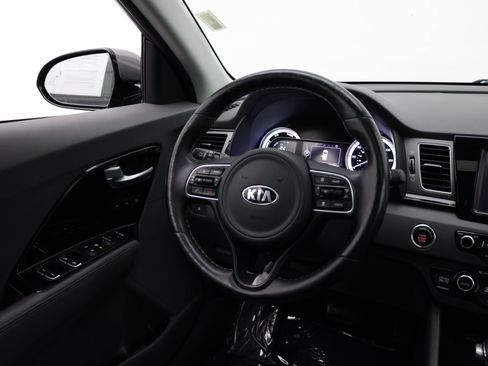 Used 2018 Kia Niro EX w/ EX Premium Package FWD image 31