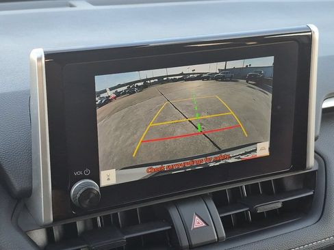 Used 2024 Toyota RAV4 LE AWD/4WD image 19