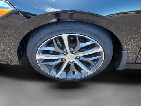 Used 2022 Honda Civic Touring image 9