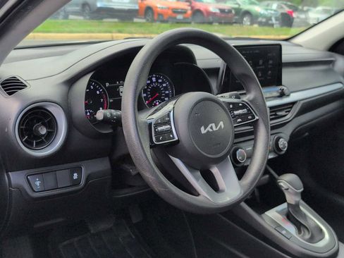 Used 2023 Kia Forte LXS image 10