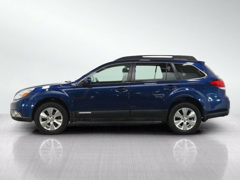 Used 2011 Subaru Outback 3.6R Limited w/ PWR Moonroof Pkg AWD/4WD image 2