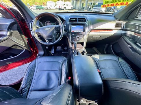 Used 2018 Ford Explorer Platinum AWD/4WD image 10