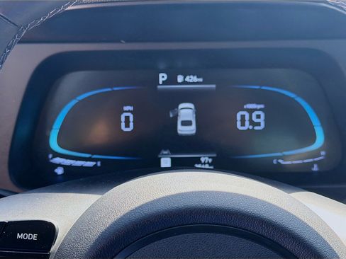 Certified 2025 Hyundai Elantra Sport FWD image 9