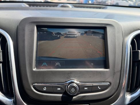 Used 2018 Chevrolet Equinox LT FWD image 22