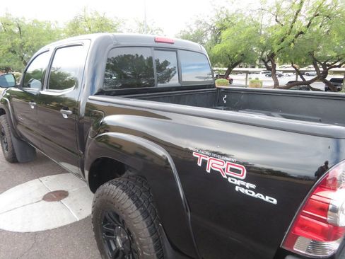 Used 2011 Toyota Tacoma PreRunner w/ TRD Off-Road Pkg w/JBL Audio image 7