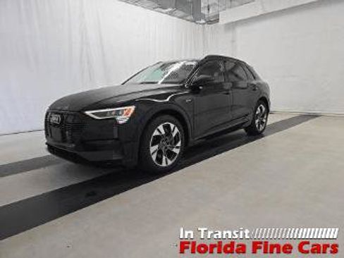 Used 2022 Audi e-tron Premium w/ Convenience Plus Package AWD/4WD image 2