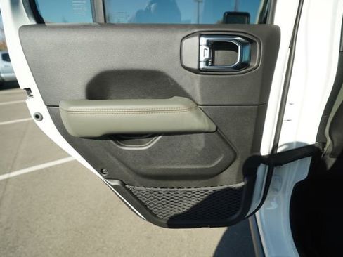 New 2026 Jeep Gladiator Mojave image 14