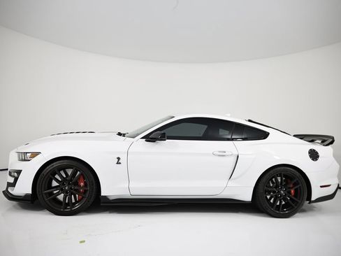 Used 2021 Ford Mustang Shelby GT500 w/ Technology Package RWD image 2