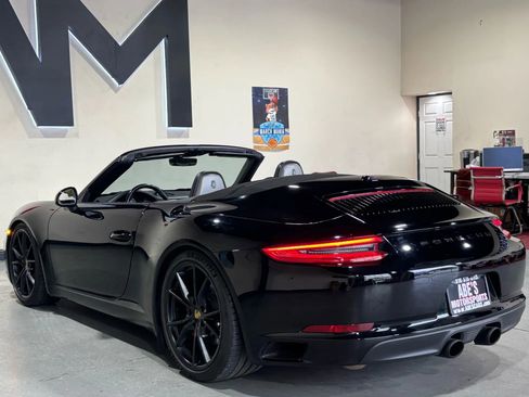 Used 2017 Porsche 911 Carrera S image 8