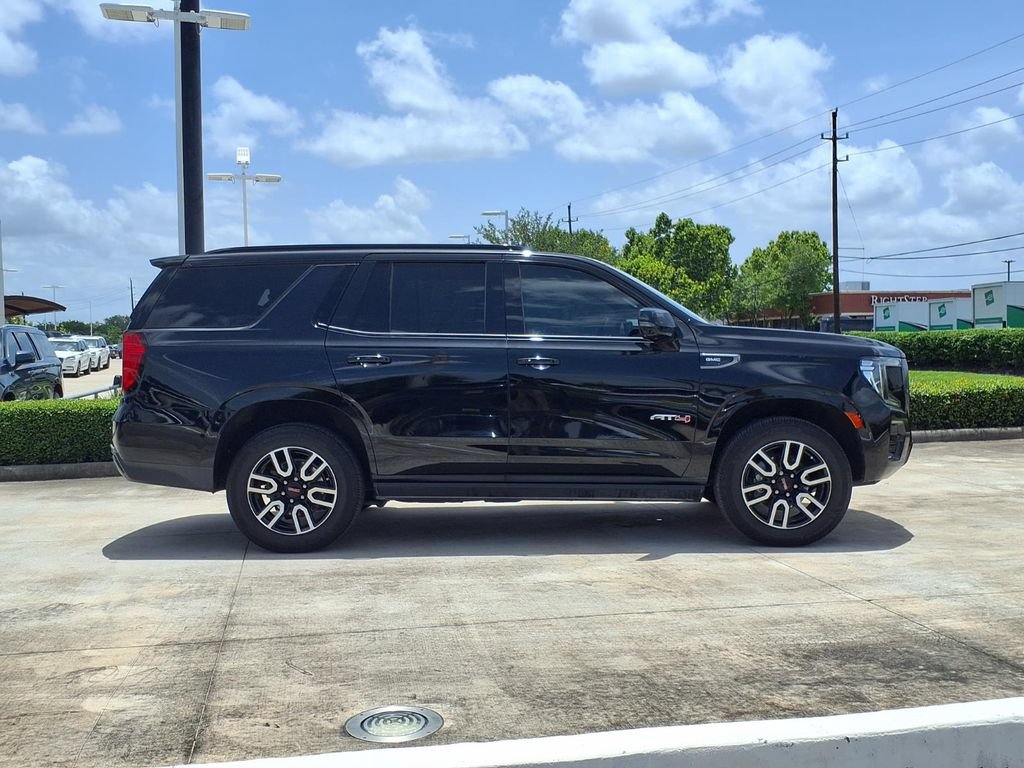 Used 2023 GMC Yukon AT4 w/ AT4 Premium Package AWD/4WD image 8