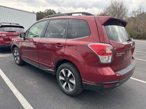 Used 2017 Subaru Forester 2.5i Limited image 3