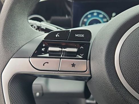 Used 2024 Hyundai Elantra Blue image 23