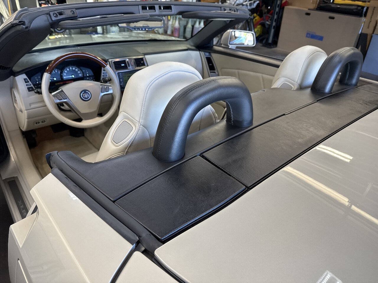 Used 2006 Cadillac XLR RWD image 23