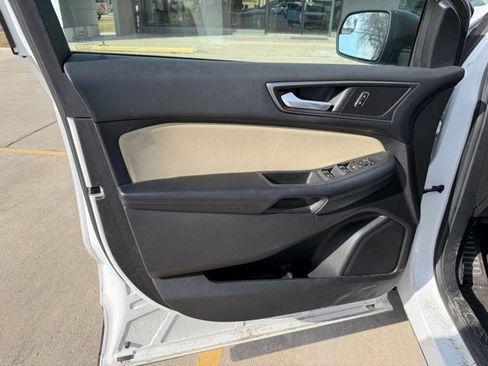 Used 2016 Ford Edge SE image 6