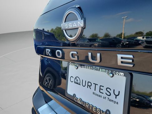 Certified 2024 Nissan Rogue SV w/ SV Premium Package image 8