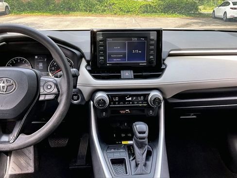 Used 2022 Toyota RAV4 XLE FWD image 9