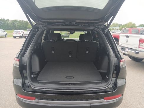 New 2026 Jeep Grand Cherokee Limited image 37