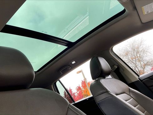 Certified 2024 Volkswagen Atlas SEL image 29