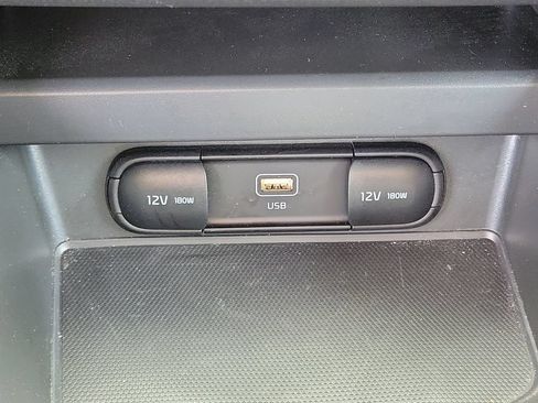 Used 2025 Kia Soul LX w/ LX Technology Package FWD image 24