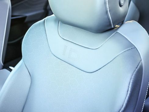 New 2026 Volkswagen ID.4 Pro S image 37