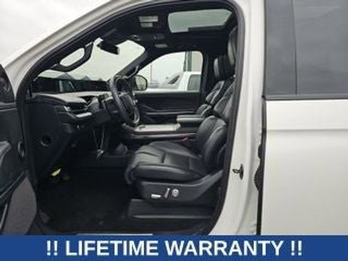 Used 2025 Lincoln Navigator L Reserve w/ Jet Appearance Package image 16