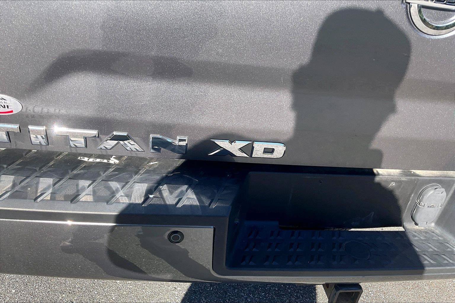 Used 2017 Nissan Titan SV AWD/4WD image 8