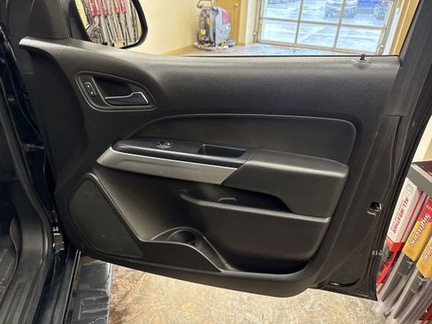 Used 2017 Chevrolet Colorado LT w/ LT Convenience Package image 14