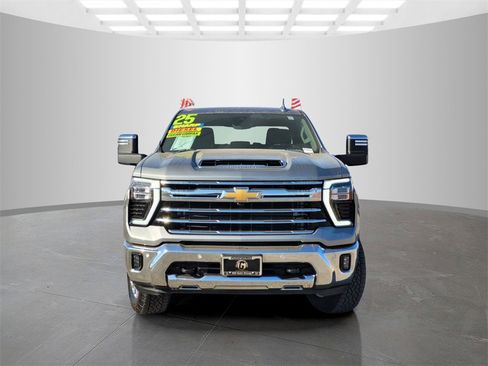 Used 2025 Chevrolet Silverado 3500 LTZ w/ LTZ Premium Package image 2