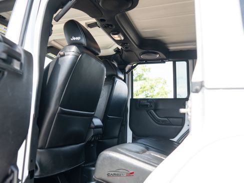 Used 2014 Jeep Wrangler Unlimited Sahara AWD/4WD image 21