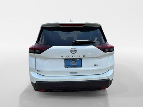 Used 2024 Nissan Rogue SV FWD image 5