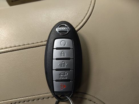 Used 2017 Nissan Rogue SL w/ SL Premium Package image 32