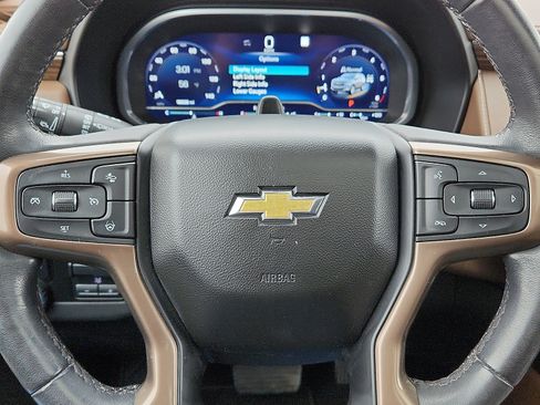 Used 2023 Chevrolet Suburban High Country w/ Advanced Technology Package AWD/4WD image 19